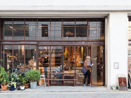 Nui.HOSTEL&BAR LOUNGE / 1