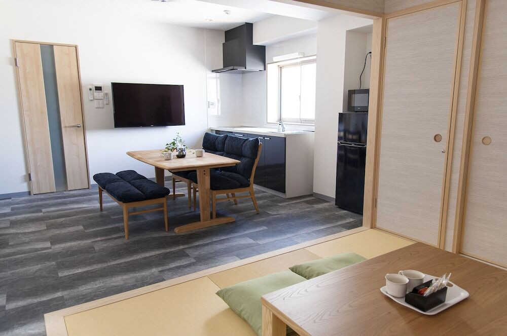 客室内のダイニングエリア