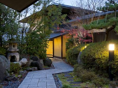 辰口温泉 旅亭 萬葉 / 1