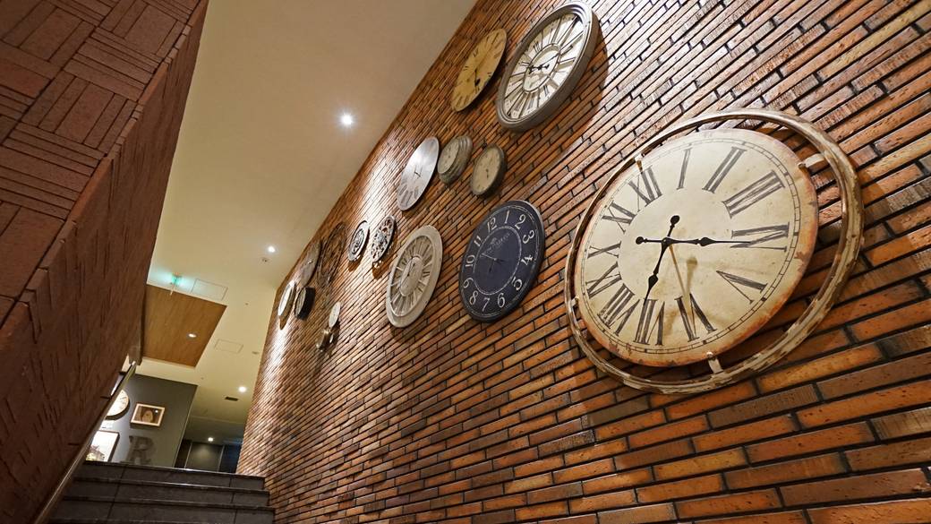 ギャラリースペースの時計 / 2