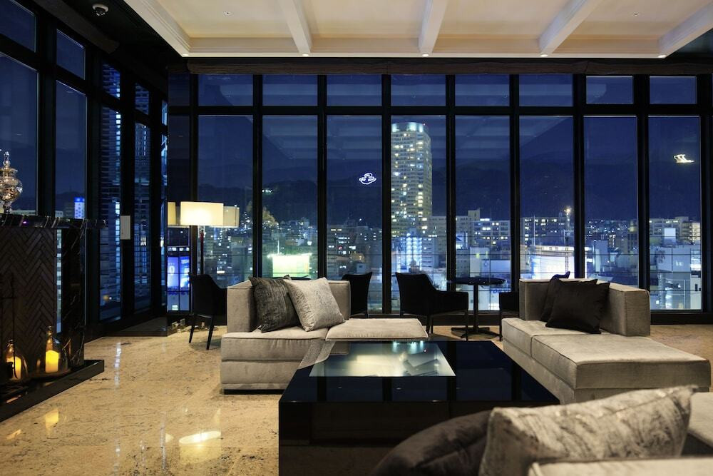 ロビーから神戸を一望に、大浴場もあるハイクラスビジネスホテル4005366