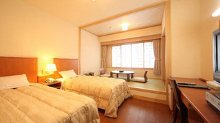 和洋室 禁煙 (ベッド2台 + 布団1組)