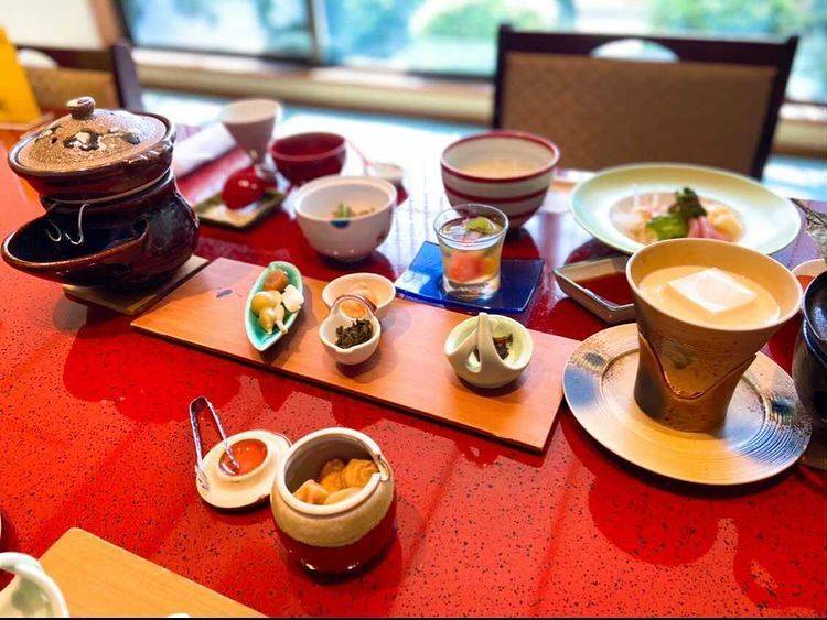 きび粥を中心とした
体に優しい和食膳
 / 1