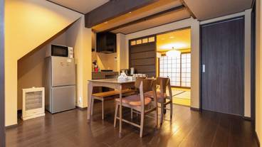 客室内のダイニングエリア / 15