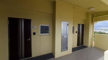 施設の入り口 / 4