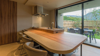 [D] 2クイーンベッド + 小上り (ドッグフレンドリー) / 6名 禁煙