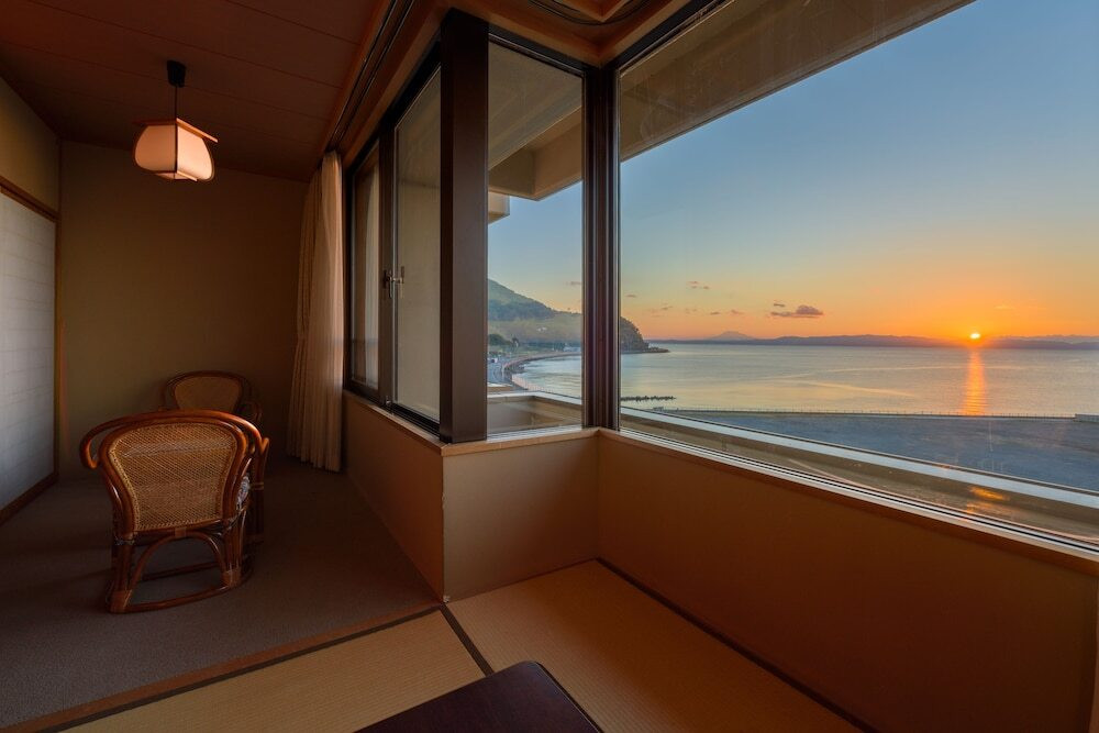 海を眺めながらのんびりくつろごう♪4273152