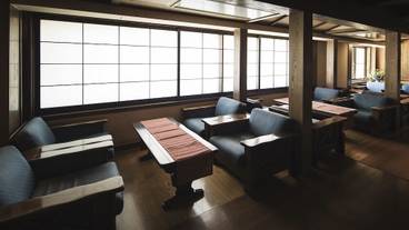 ロビーラウンジ / 3