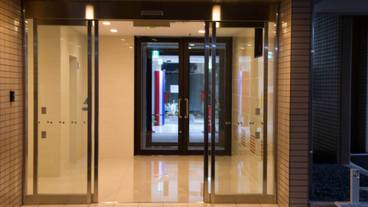 施設の入り口 / 9