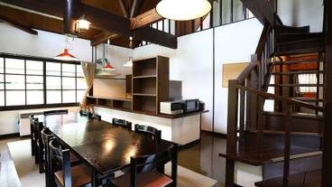 客室内のダイニングエリア / 28