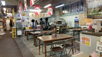 「魚菜小売市場」 内観 44910653 食事スペースの様子です