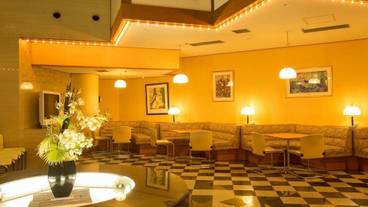 ロビーラウンジ / 3