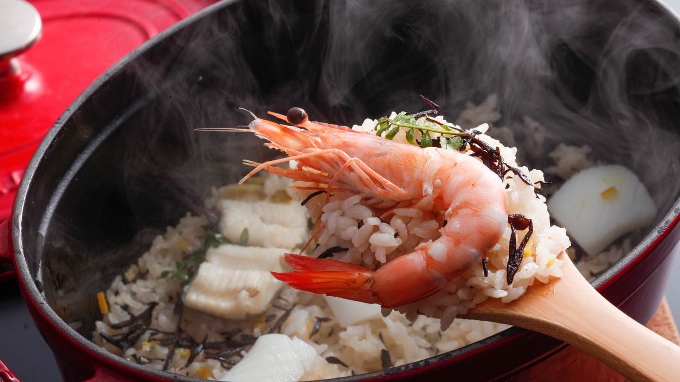 和のクラシックリゾートで夕日を眺めてゆったり3998139