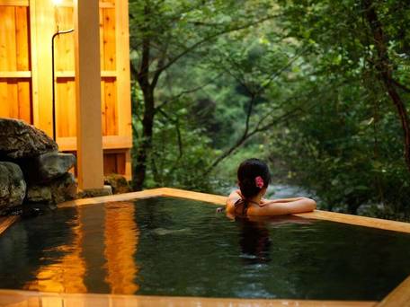 山中温泉 自噴源泉の宿 花つばき / 2