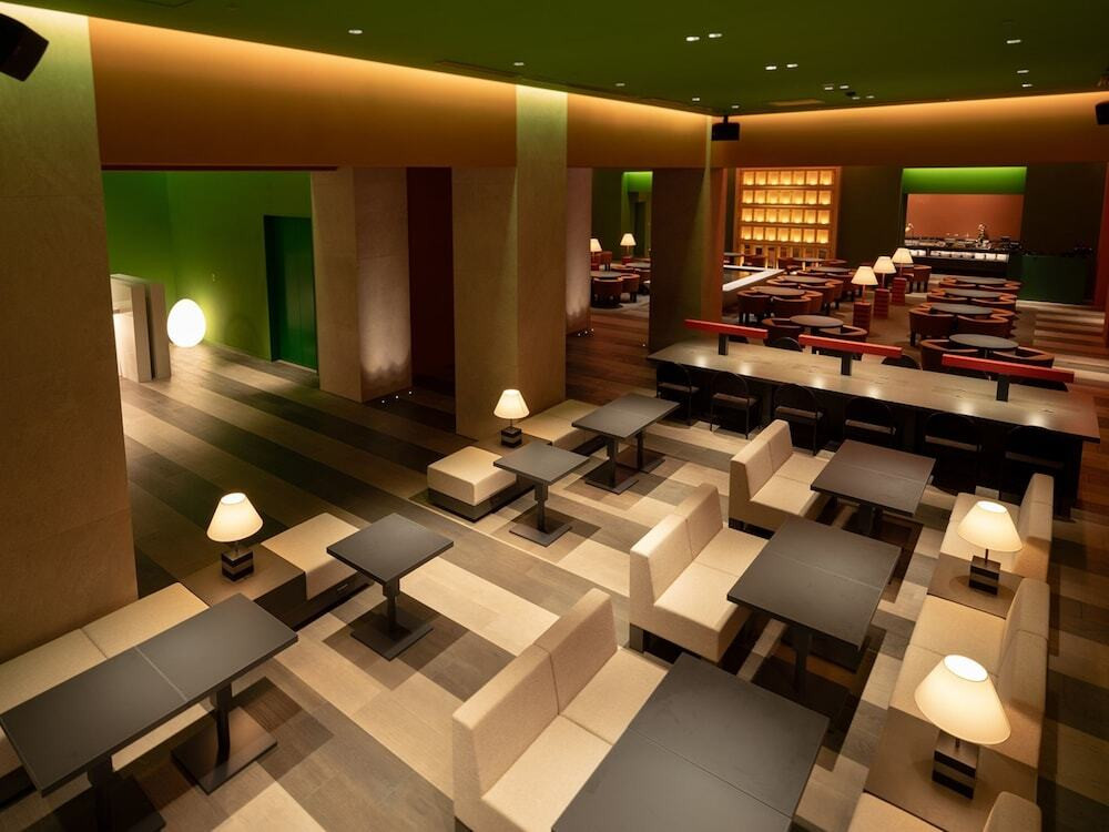 ラウンジ
