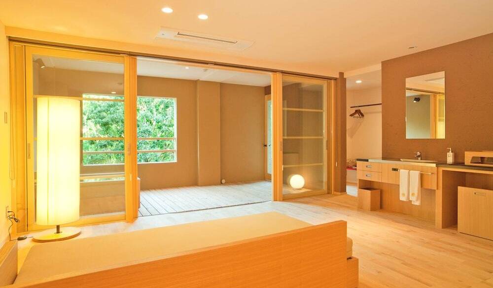 森に溶け込む
お部屋でのんびり / 2