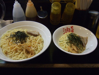 「東京麺珍亭本舗 鶴巻町店」料理 833598 鬼盛りと並盛り