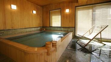 源泉が注がれる懐の湯 / 1