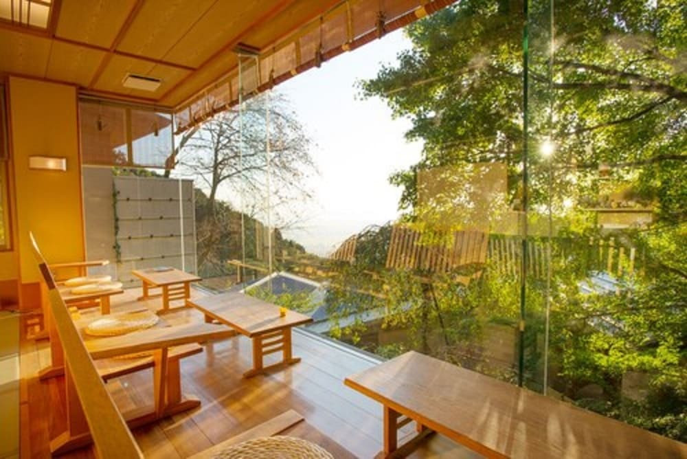 ロビーラウンジ