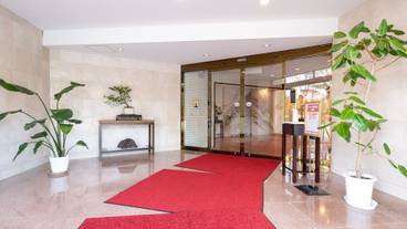 施設の入り口 / 25