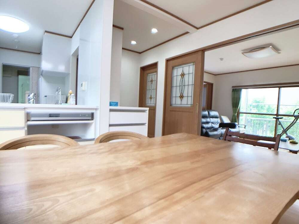 客室内のダイニングエリア