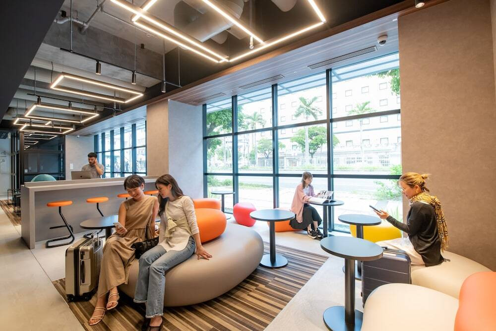 ロビーラウンジ