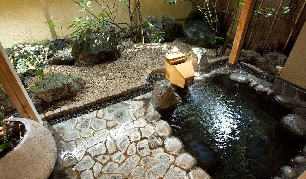 客室の露天風呂① / 1